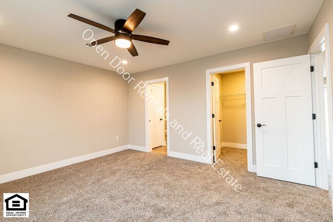 Building Photo - 10545 Old Leo Rd