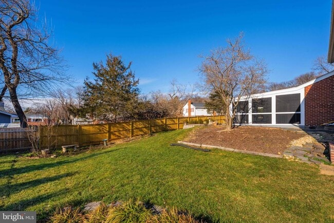 Building Photo - 700 N Mansfield St