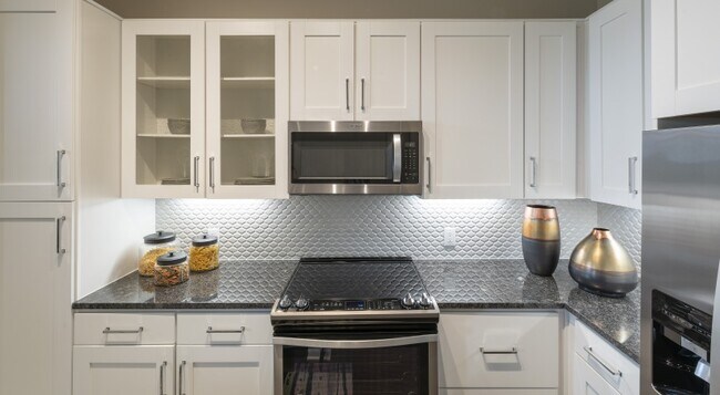 Building Photo - Beautiful Studio Home! Great Savings!