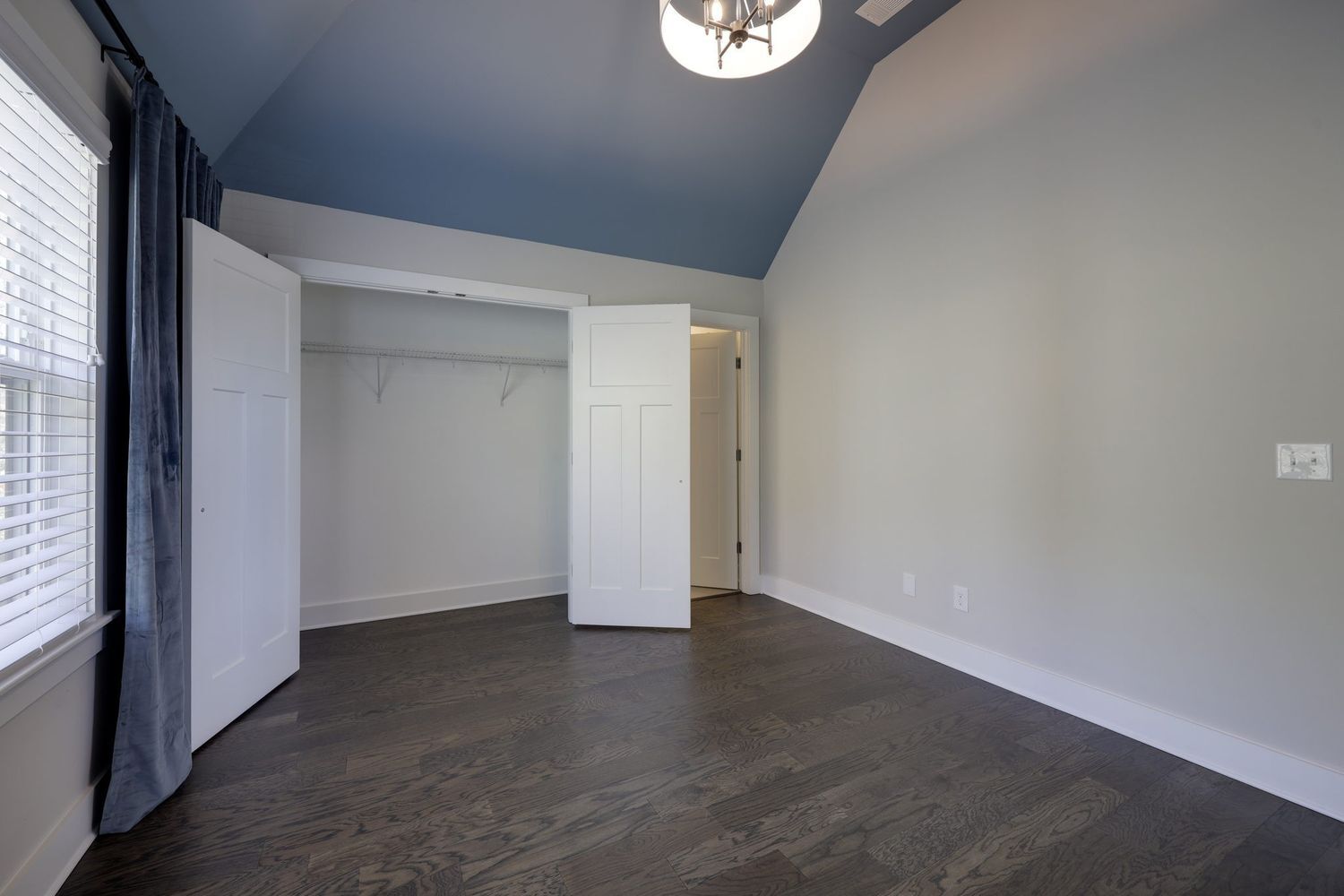 First-floor king bedroom 1 - 726 Mill Creek Meadow Dr