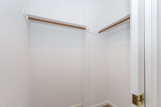Building Photo - 432 Portofino Dr
