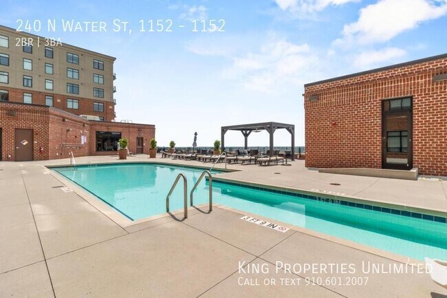 Building Photo - 240 N Water St