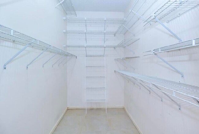 Building Photo - 23033 Via Stel