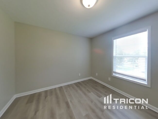 Building Photo - 1226 Bolton Dr