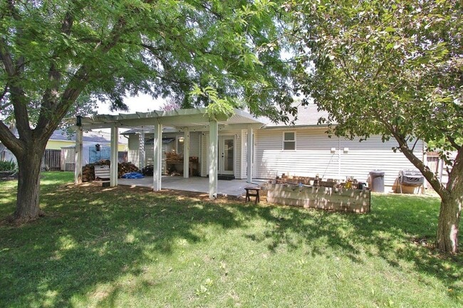 Building Photo - Single-Level Home in Quiet Neighborhood