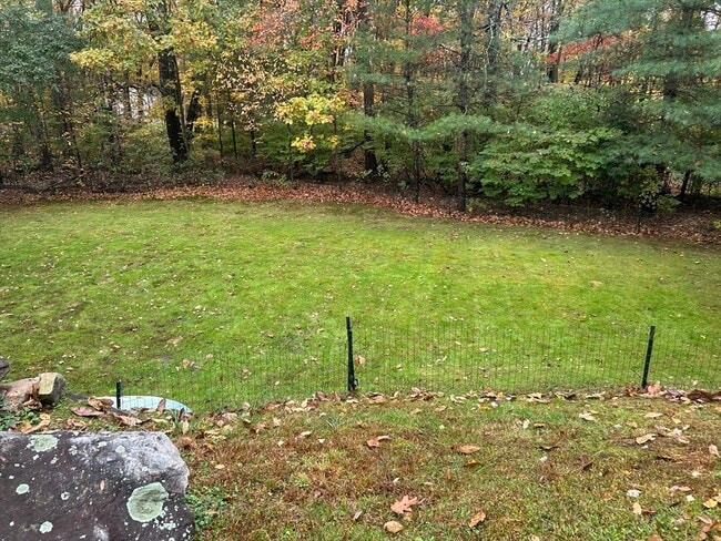 Building Photo - 6 Candlewood Ln