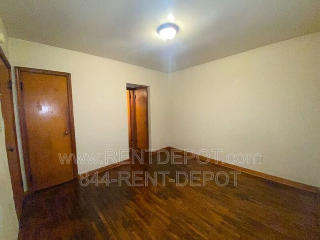 Building Photo - 1602 S Fares Ave
