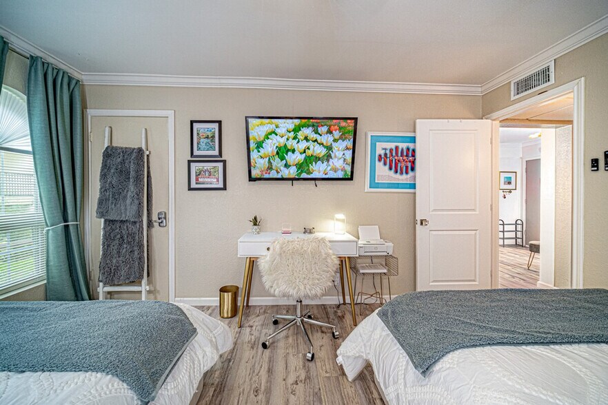 Building Photo - 910 Duncan Ln