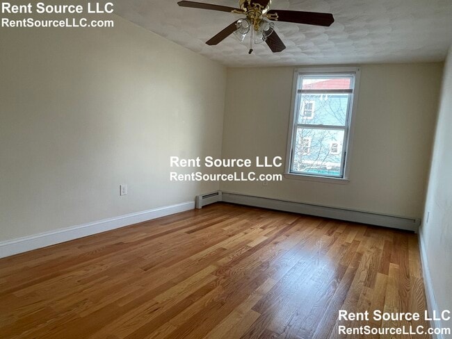 Building Photo - 1094 Cambridge St