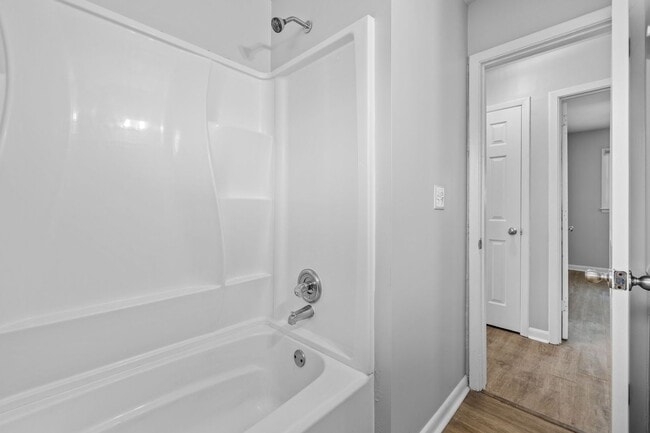 Building Photo - Beautiful 3BR Home in SE Raleigh - Fully Renovated + HUGE Fenced in Yard!