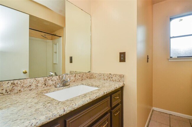 Building Photo - 7851 Battlepine Dr