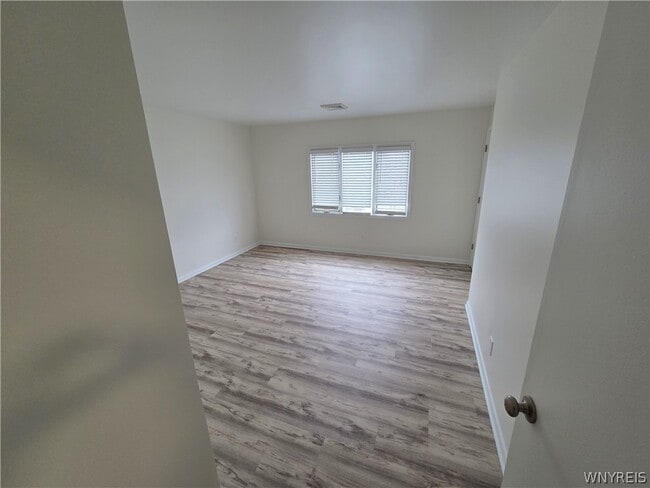 Building Photo - 255 Portage Rd