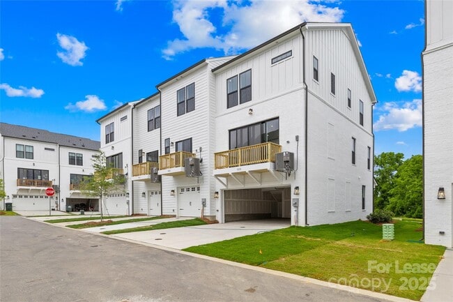 Building Photo - 5018 Layman Dr