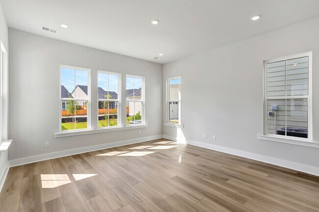 Building Photo - "Resort-Style Living Begins Right at Your ...