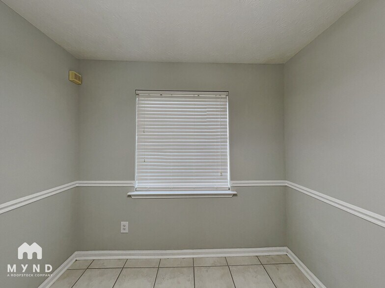 Building Photo - 11190 Knotty Pine Pl