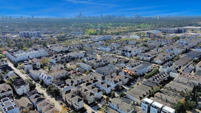 Building Photo - 5711 Kiam St