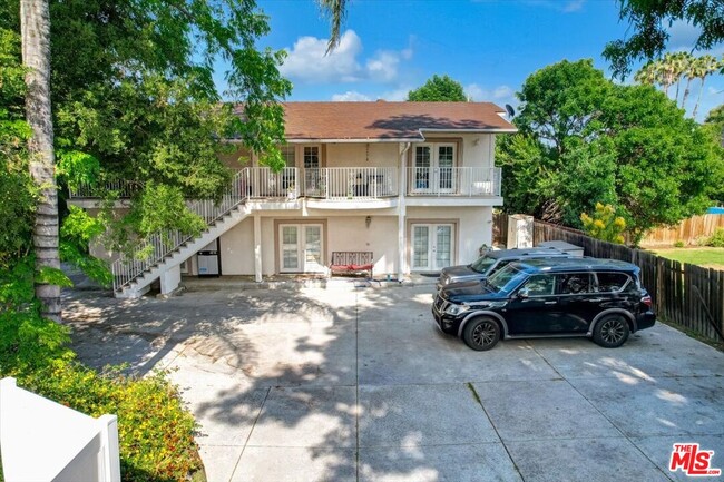Building Photo - 6124 Corbin Ave