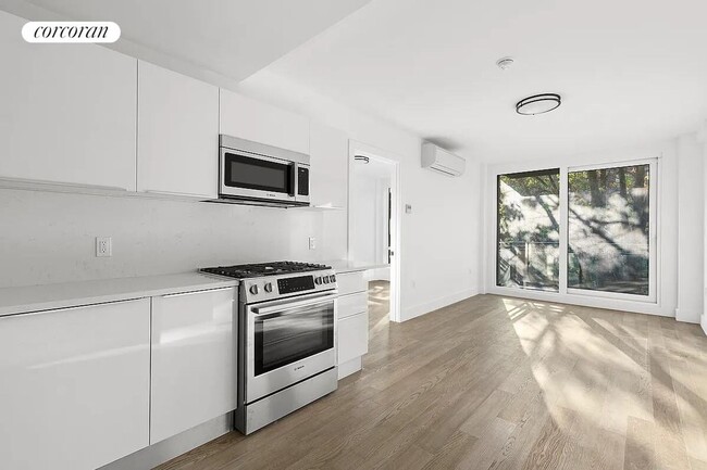 Primary Photo - 1673 Ocean Ave