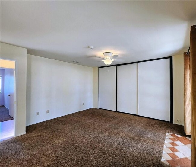 Building Photo - Helendale rental