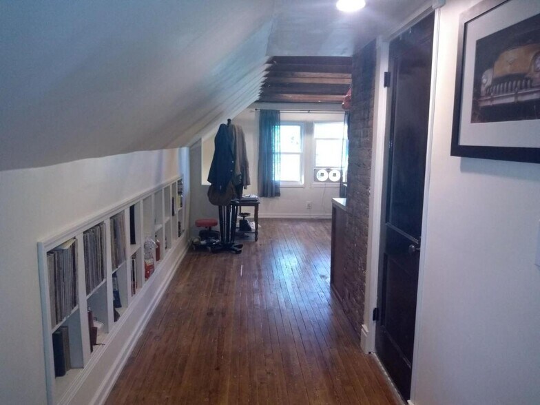 Building Photo - 3251 Silsby Rd