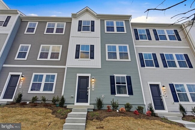 Building Photo - 410 18th Ave