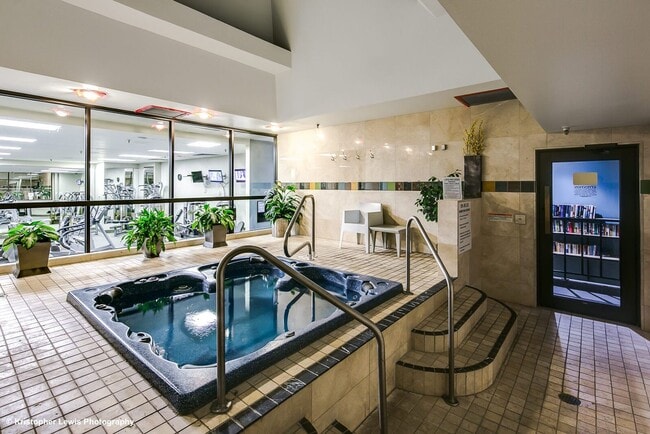 Building Photo - Location is as Good as it Gets!