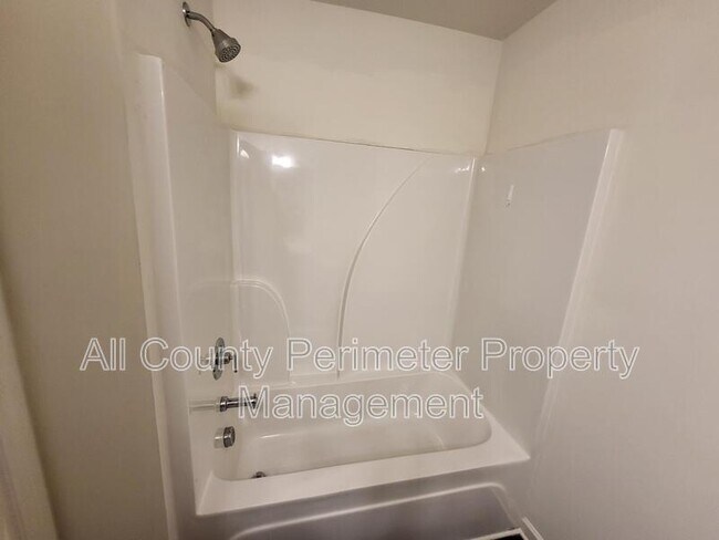 Building Photo - 5163 Madeline Pl