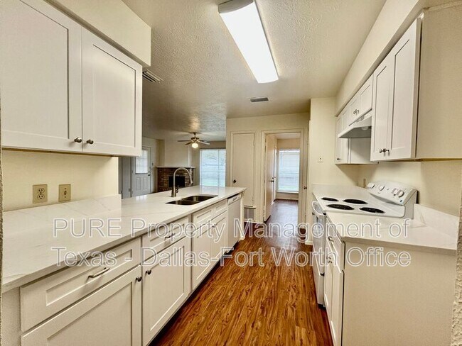 Building Photo - 1410 Birmingham Dr