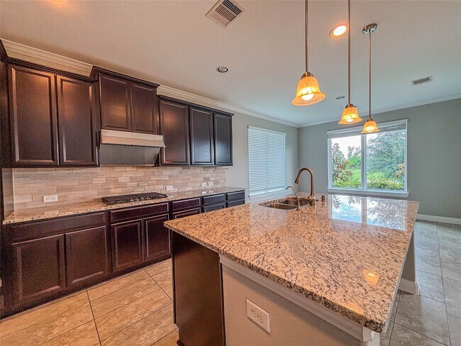 Building Photo - 25639 Kearsley Dr