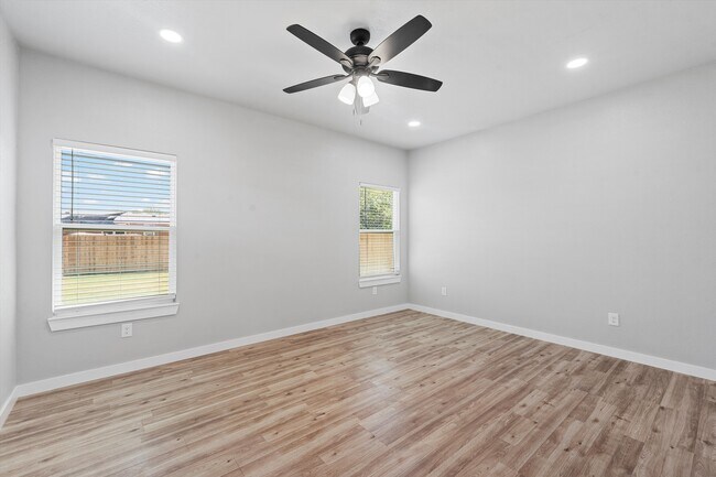 Building Photo - 1603 Sam Houston St