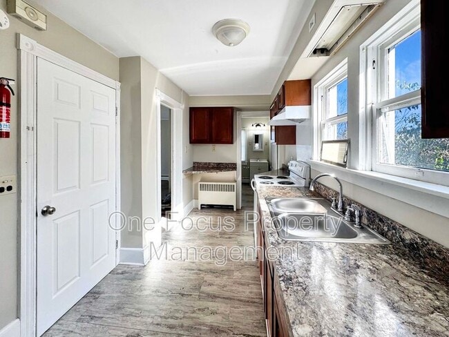 Building Photo - 123 1/2 Oliver Street