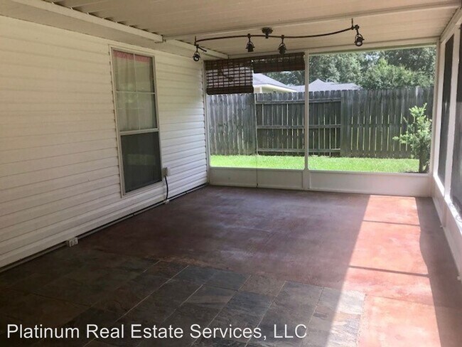 Building Photo - 3 br, 2 bath House - 12238 Falcon Crest