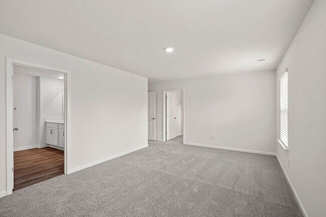 Building Photo - 171 Old Home Rd