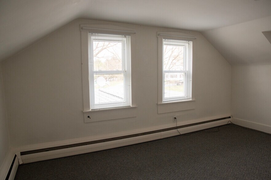 Building Photo - 1366 Lititz Rd