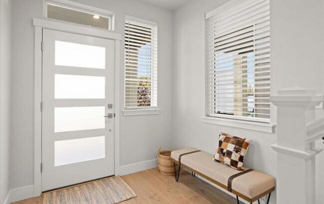 Building Photo - 13911 SW 172nd Ave