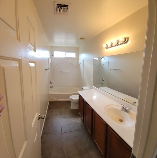 Building Photo - Copper Basin 3 bedroom 2.5 bath
