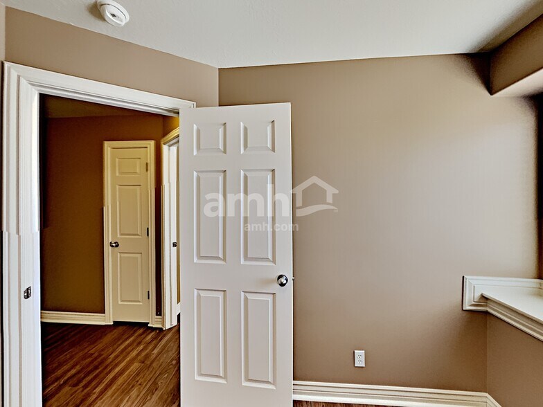 Building Photo - 2216 S 2685 W