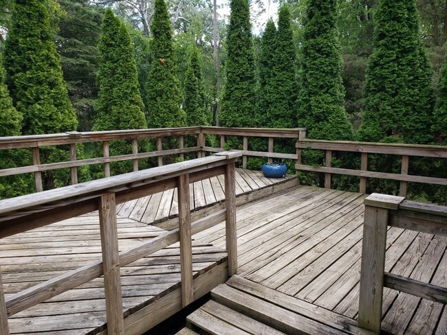 Building Photo - 24694 Creekside Dr