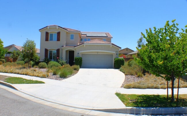 Primary Photo - Stunning Redlands Home For Rent