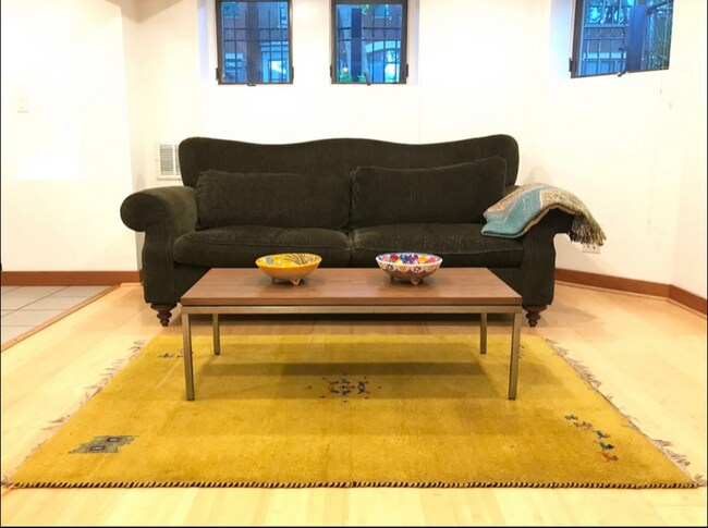 Building Photo - 1845 N Wilmot Ave