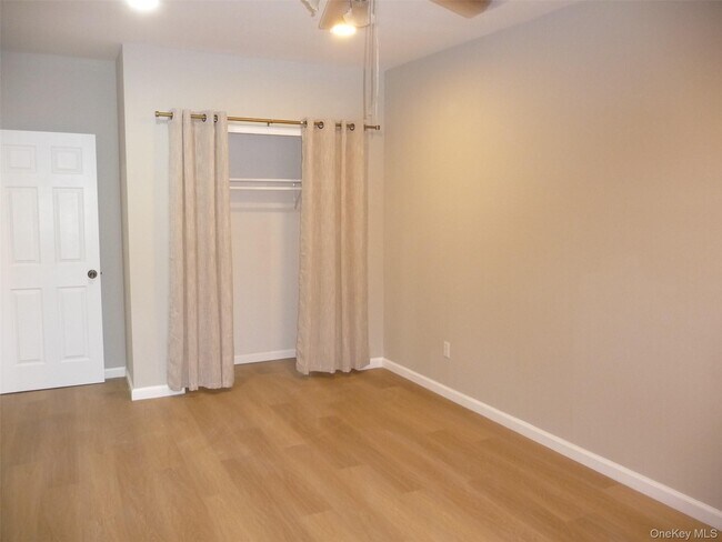 Building Photo - 91 Sarah Ln