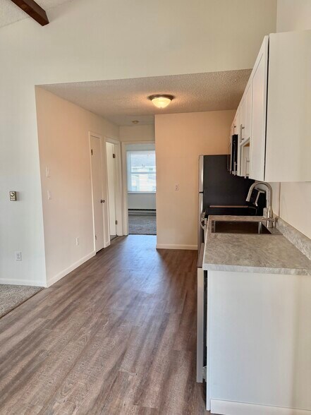 Building Photo - 126 Montcalm Ave