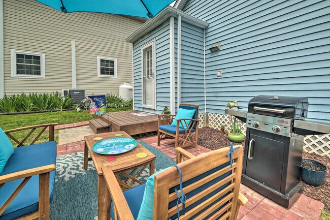 Building Photo - 8320 Bayside Rd