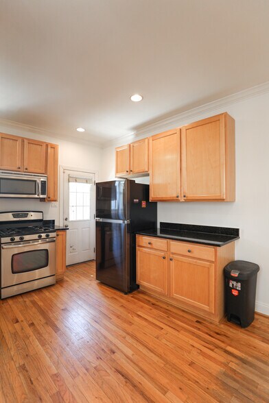 Building Photo - 1263 Morse St NE