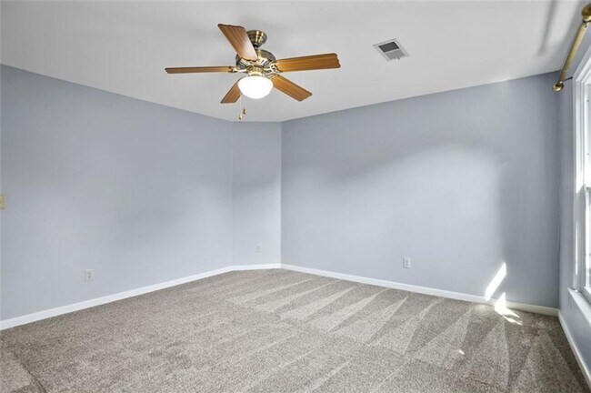 Building Photo - Beautifully Renovated 5-Bedroom, 4-Bath Home on Full Finished Basement!