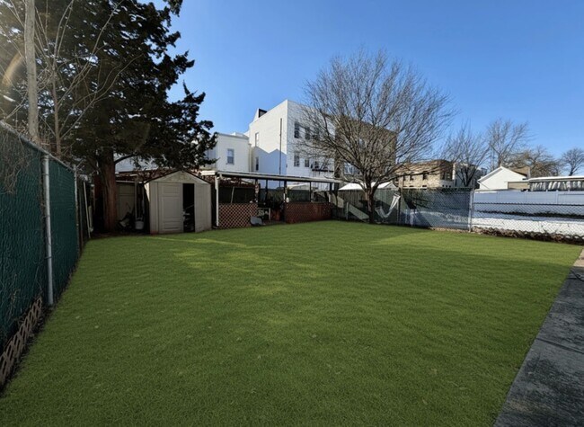 Building Photo - 157 Neptune Ave