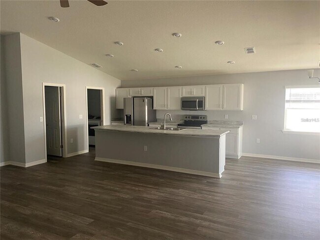 Building Photo - 6320 Gardner Dr