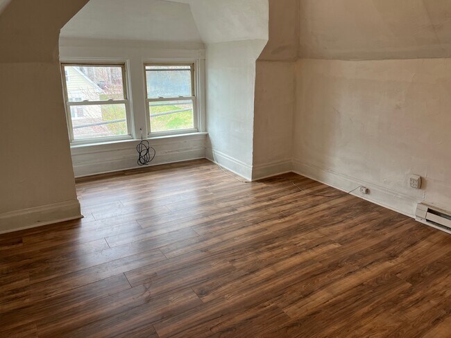 Building Photo - 226 Bausman St