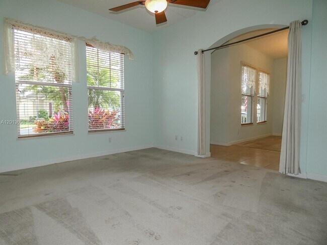 Building Photo - 10671 SW Waterway Ln
