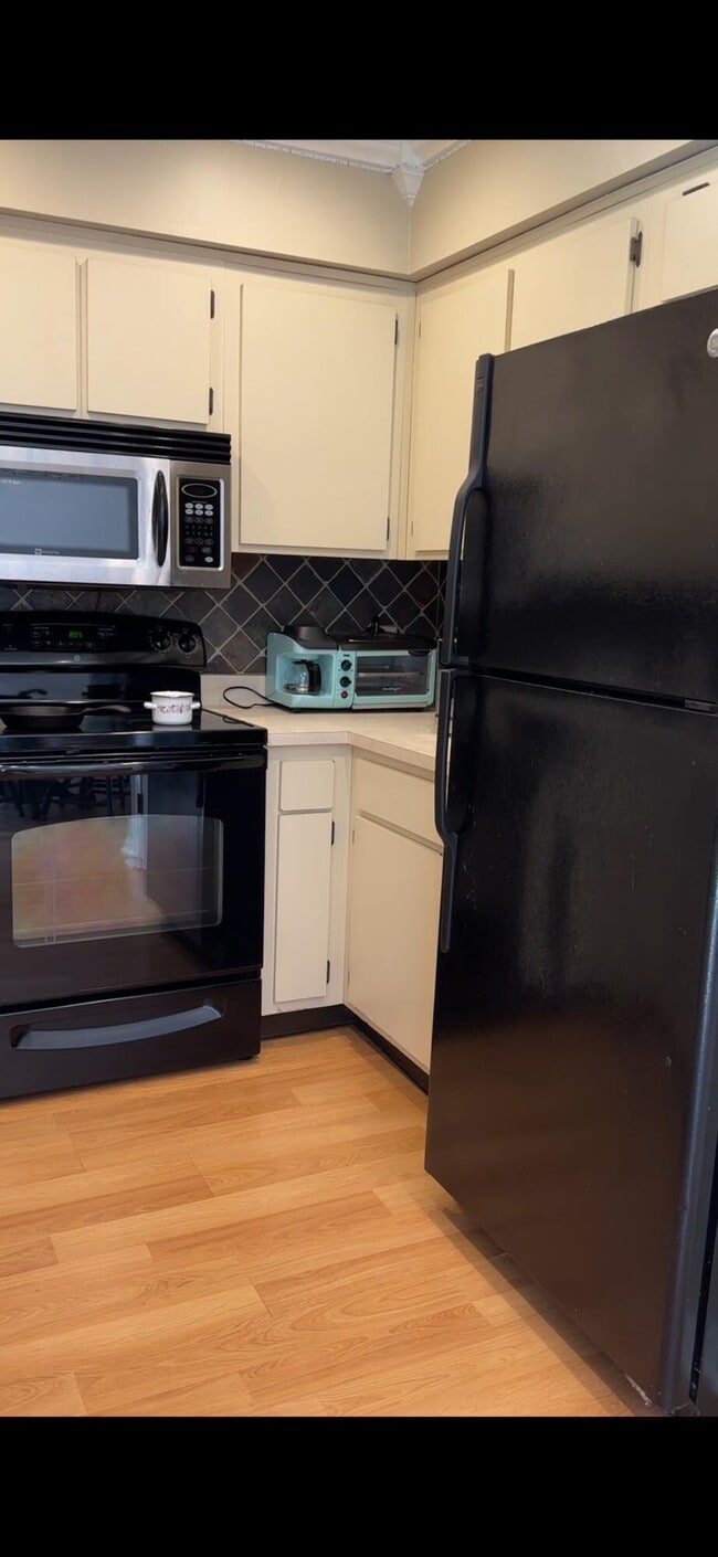 Building Photo - 3420 Harrow Ln